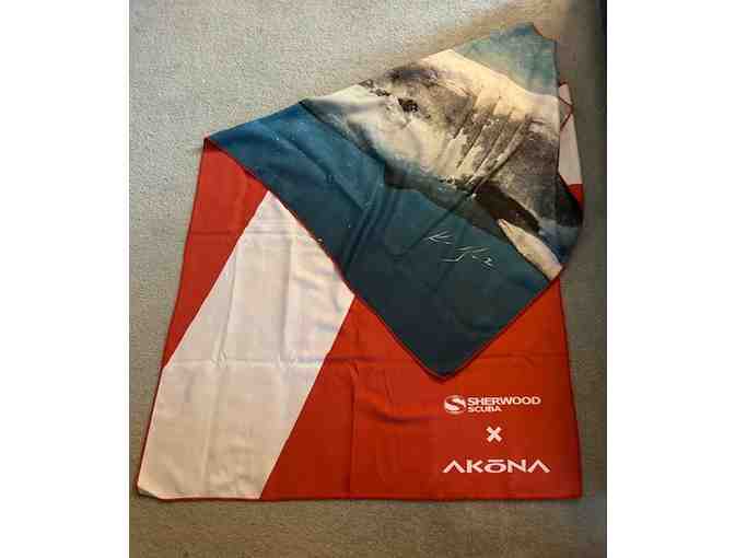 TOWEL (SHARK) - Limited Edition (Big, Travel)