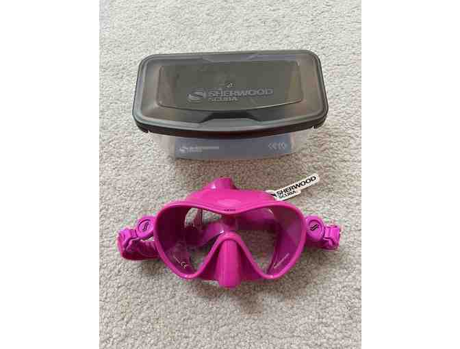 SCUBA MASK: New - Dive/Snorkel Mask (in Magenta, by Sherwood)