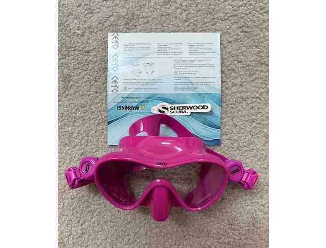 SCUBA MASK: New - Dive/Snorkel Mask (in Magenta, by Sherwood)