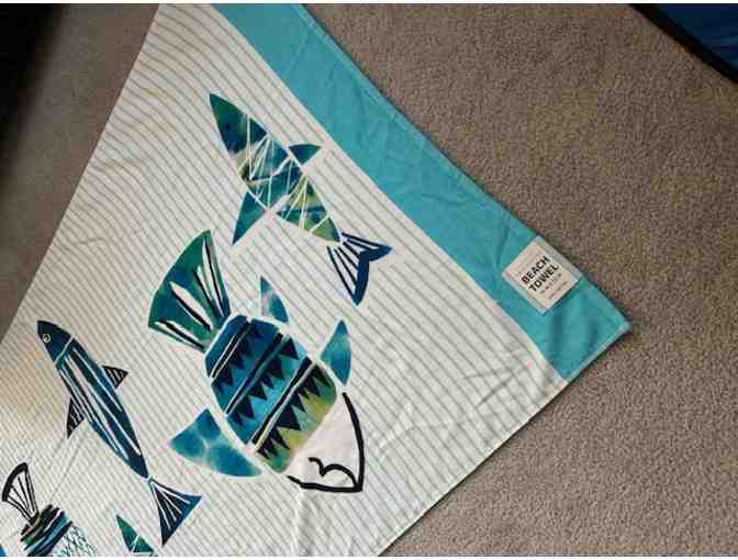 2 FISH TOWEL (Oversized, Blue/White, 72' x 36'