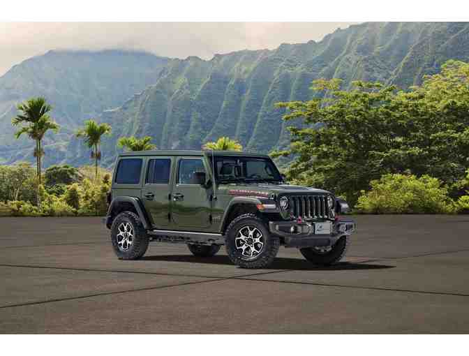 Three-Day Luxury Car Rental Through Go Rentals (HAWAII)-2