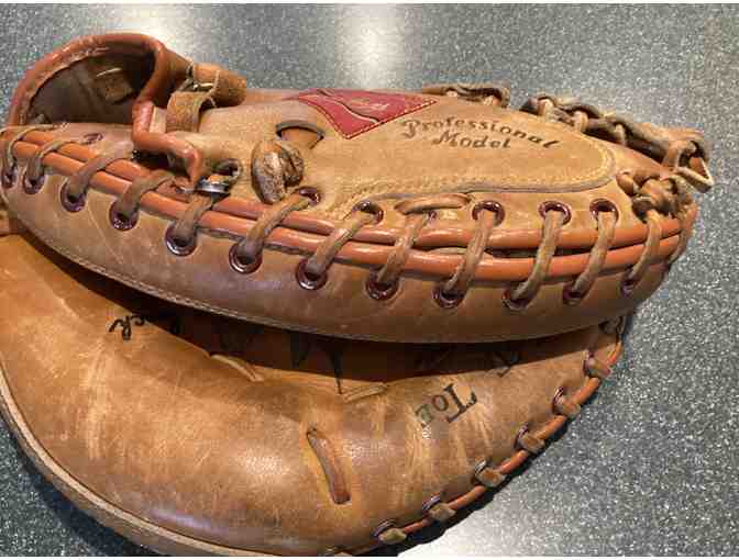 AUTOGRAPHED Johnny Bench Glove