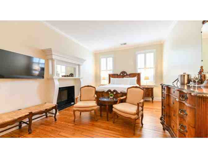 1 Night in Charming & Historic B&B - Photo 3