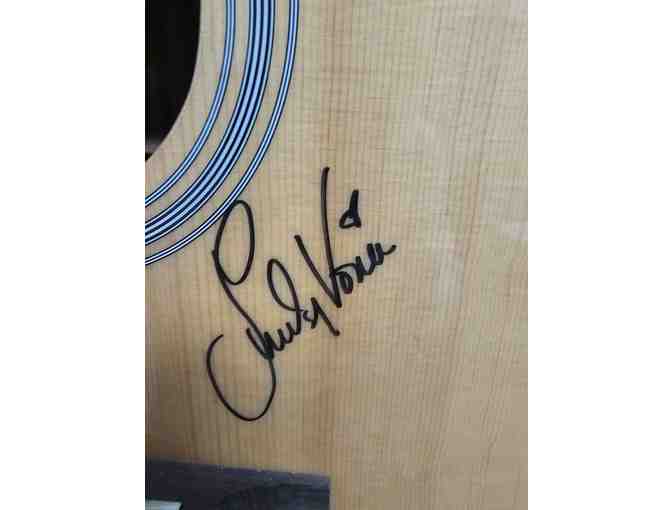 Epic Melody: Lindsey Vonn's Signed Guitar - A Unique Blend of Music and Olympic Greatness! - Photo 2